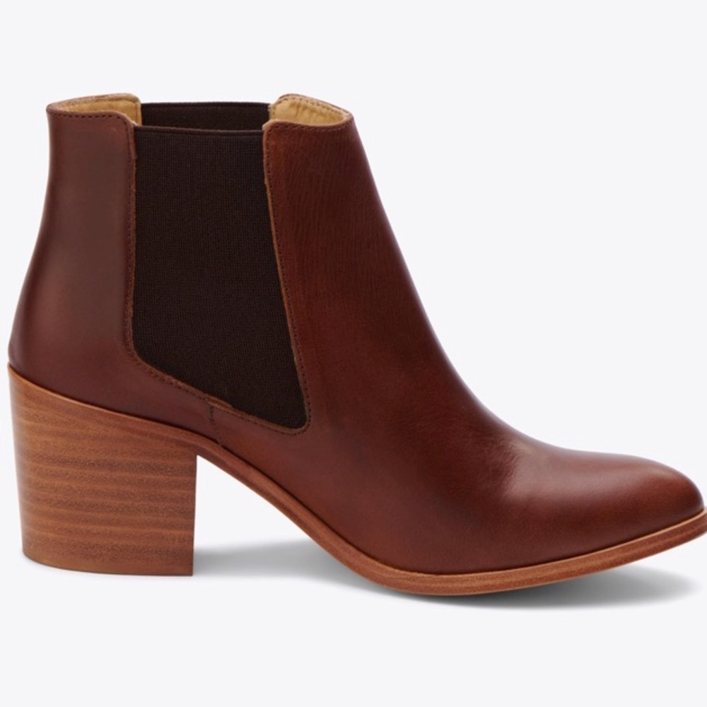 Nisolo Women’s Heeled Chelsea Boot in Brandy